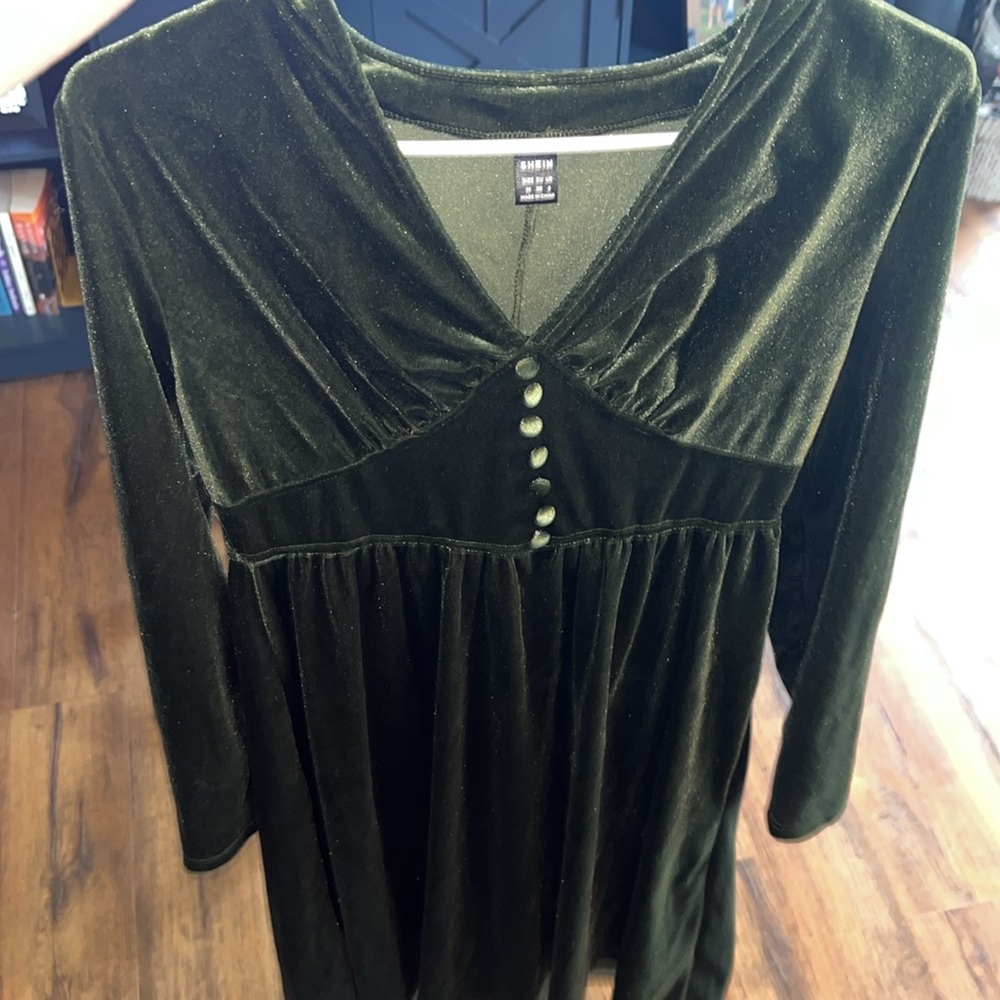 Green velvet dress - Picture 2 of 2
